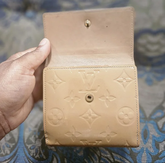 Sale 🎉 Louis Vuitton Vernis Monogram Elise Wallet Tan Rare Vintage Compact - Picture 4 of 13